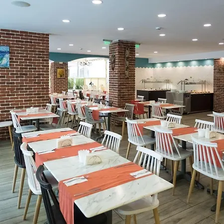 Tarsis Club & Aquapark 4* 阳光海滩