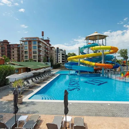 Tarsis Club & Aquapark Aparthotel 4*