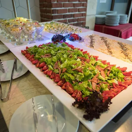 Tarsis Club & Aquapark 4* סאני ביץ'