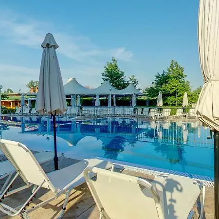 מלון Tarsis Club & Aquapark