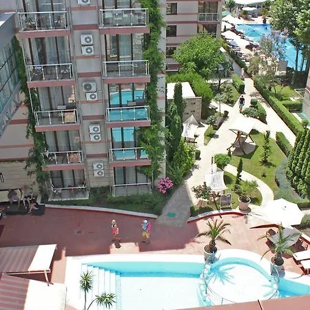 Tarsis Club & Aquapark מלון