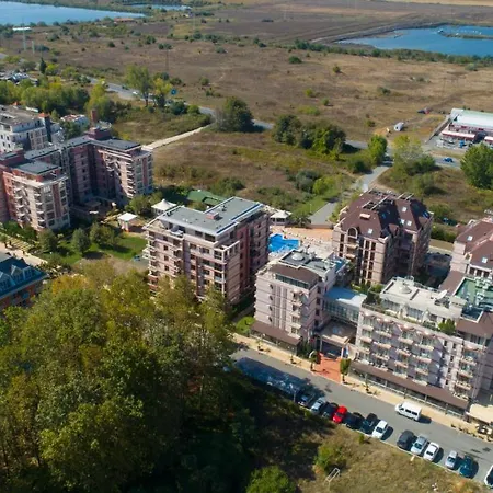 מלון Tarsis Club & Aquapark 4*