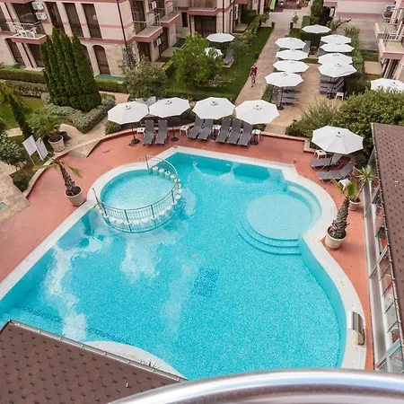 Aparthotel Tarsis Club & Aquapark 4*